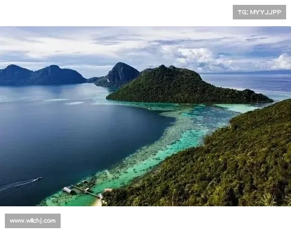 走进彩虹世界:自然奇观与文化韵味的完美融合之旅 走进彩虹世界:自然奇观与文化韵味的完美融合之旅