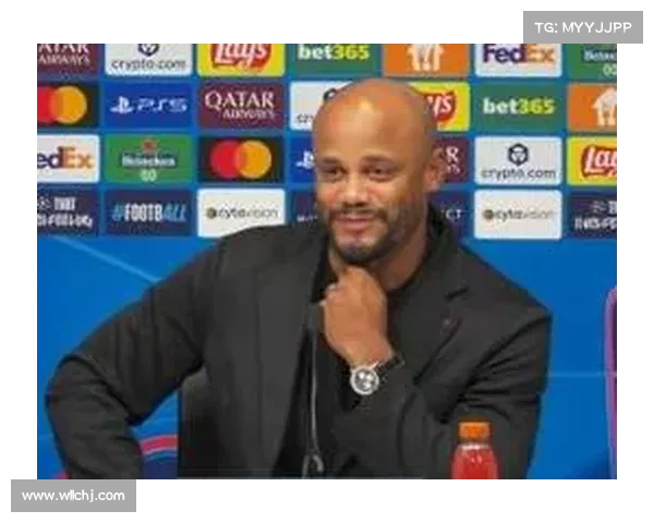 大卫路易斯在足球场上的位置定位与战术作用解析