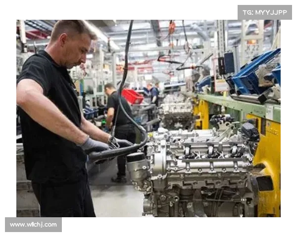 如何通过创新融资方式筹集50亿美元支持新篮球联赛的成功启动